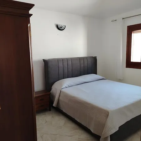 Ferienhaus Con Giardino Centro San Teodoro (Sardinia)